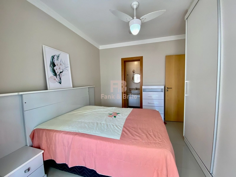 2 Dormitórios (1 Suíte), Frente Leste com 2 boxes, Perto da Praia: 14ª foto da galeria de imagens do imóvel