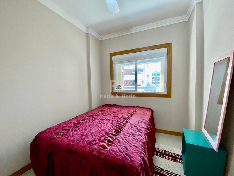 2 Dormitórios (1 Suíte), Frente Leste com 2 boxes, Perto da Praia: 15ª foto da galeria de imagens do imóvel