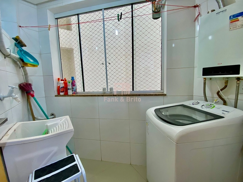 2 Dormitórios (1 Suíte), Frente Leste com 2 boxes, Perto da Praia: 17ª foto da galeria de imagens do imóvel