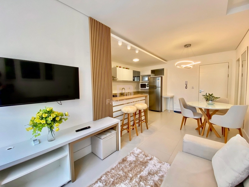 MOBILIADO E DECORADO NO NAVEGANTES.: 2ª foto da galeria de imagens do imóvel