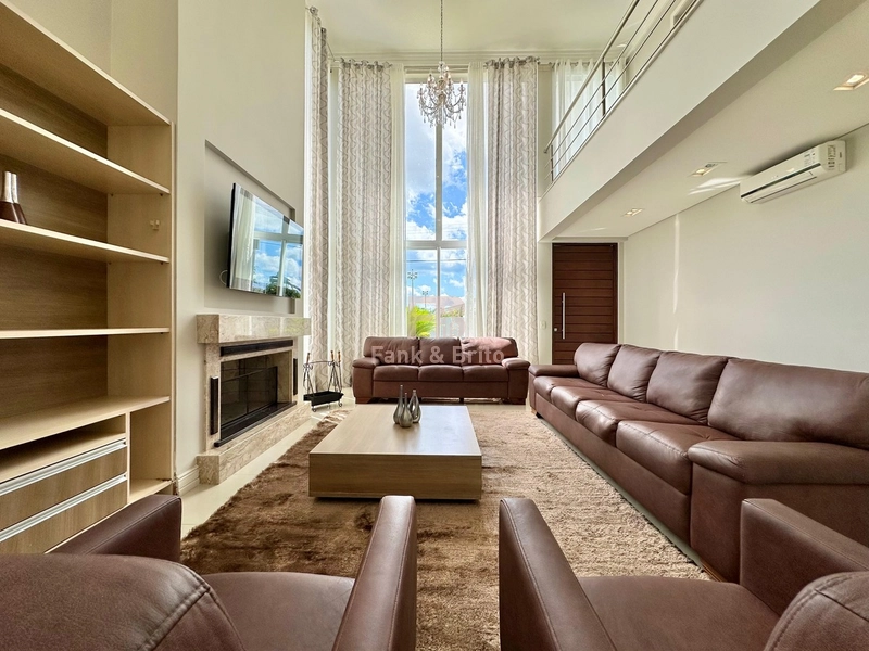 SOBRADO COM SALÃO DE FESTAS.: 2ª foto da galeria de imagens do imóvel