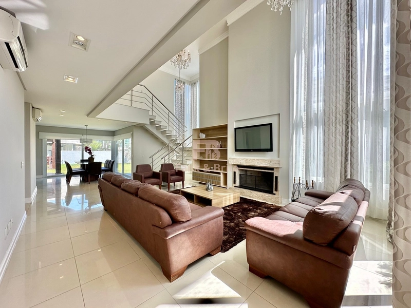 SOBRADO COM SALÃO DE FESTAS.: 3ª foto da galeria de imagens do imóvel