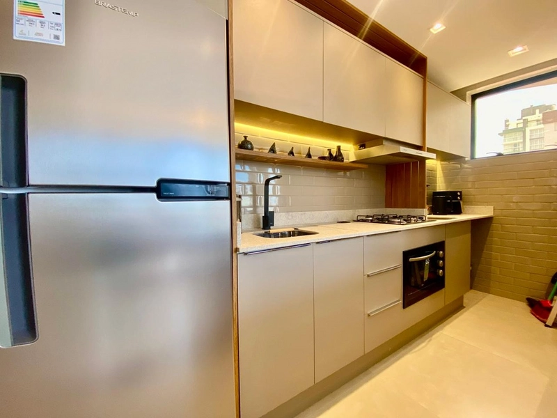 APARTAMENTO AO LADO DA PRAÇA FLAVIO BOIANOVSKI, DUAS QUADRAS DO MAR!: 9ª foto da galeria de imagens do imóvel