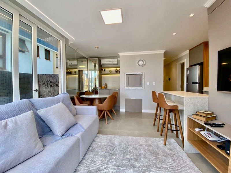 APARTAMENTO AO LADO DA PRAÇA FLAVIO BOIANOVSKI, DUAS QUADRAS DO MAR!: 10ª foto da galeria de imagens do imóvel