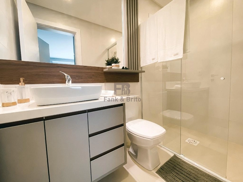 VENDE APARTAMENTO COM ALTO PADRÃO CONSTRUTIVO DUAS QUADRAS DO MAR: 4ª foto da galeria de imagens do imóvel