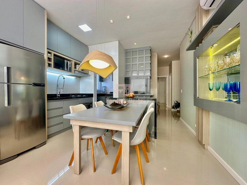 Belo Apartamento Mobiliado e Decorado - 2 Dormitórios (1 Suíte): 16ª foto da galeria de imagens do imóvel