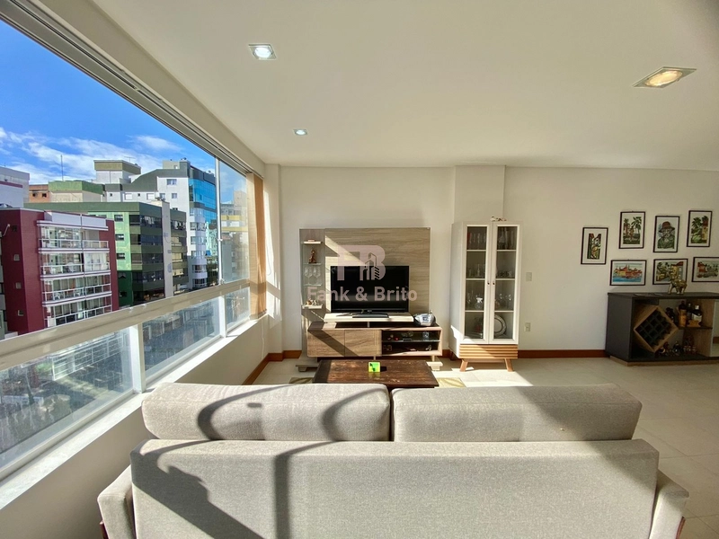 Apartamento com vista para Praça Flávio Boianóvski: 8ª foto da galeria de imagens do imóvel