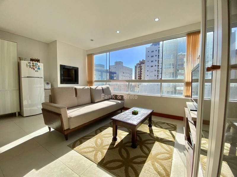 Apartamento com vista para Praça Flávio Boianóvski: 3ª foto da galeria de imagens do imóvel