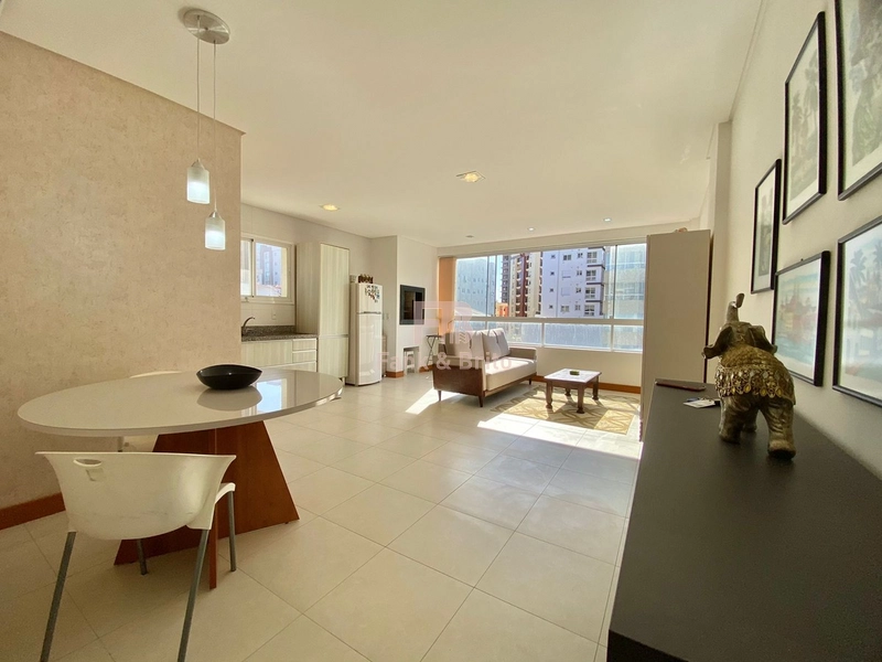 Apartamento com vista para Praça Flávio Boianóvski: 1ª foto da galeria de imagens do imóvel