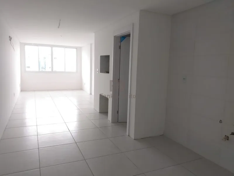 APARTAMENTO A VENDA DE FRENTE PARA A PRAÇA EM CAPÃO DA CANOA: 6ª foto da galeria de imagens do imóvel