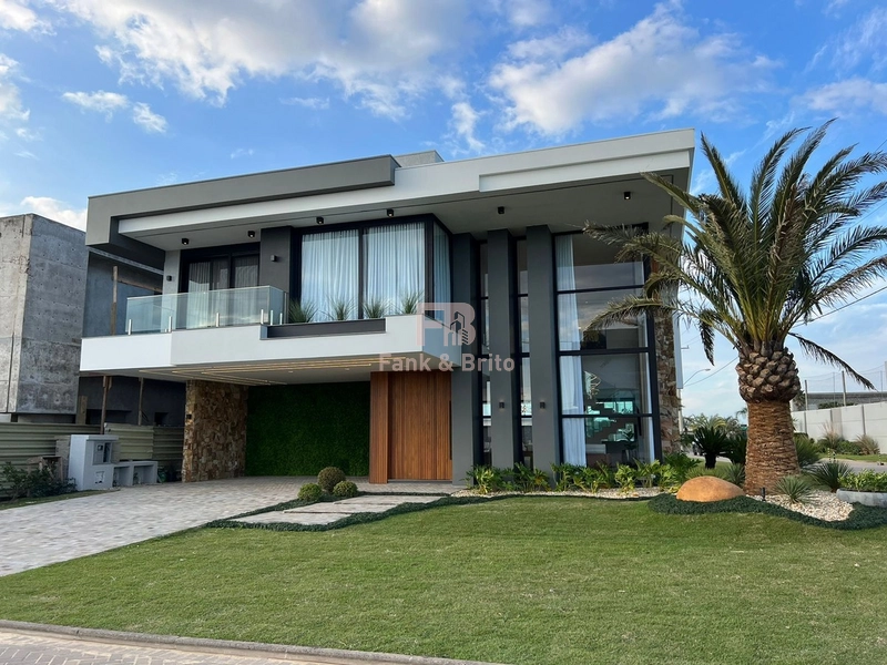 RESIDÊNCIA DE ESQUINA NO CONDOMÍNIO SENSE - LUXO E REQUINTE: 1ª foto da galeria de imagens do imóvel