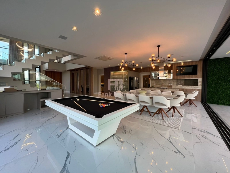 RESIDÊNCIA DE ESQUINA NO CONDOMÍNIO SENSE - LUXO E REQUINTE: 19ª foto da galeria de imagens do imóvel