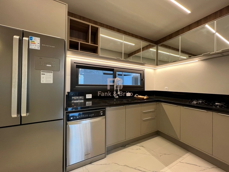 RESIDÊNCIA DE ESQUINA NO CONDOMÍNIO SENSE - LUXO E REQUINTE: 21ª foto da galeria de imagens do imóvel