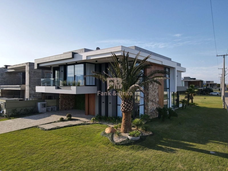 RESIDÊNCIA DE ESQUINA NO CONDOMÍNIO SENSE - LUXO E REQUINTE: 5ª foto da galeria de imagens do imóvel