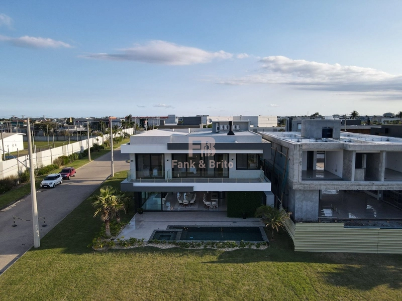 RESIDÊNCIA DE ESQUINA NO CONDOMÍNIO SENSE - LUXO E REQUINTE: 12ª foto da galeria de imagens do imóvel