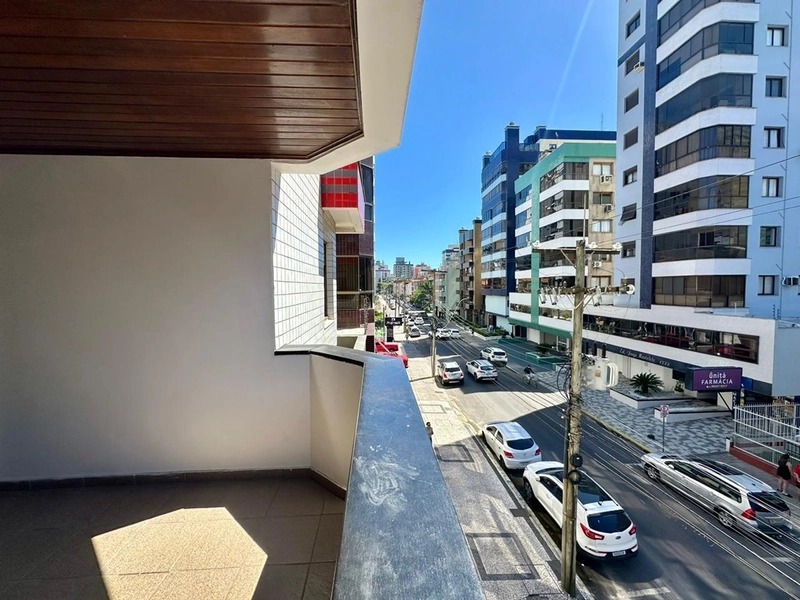 APARTAMENTO A VENDA COM SACADA DE FRENTE NO CENTRO: 8ª foto da galeria de imagens do imóvel