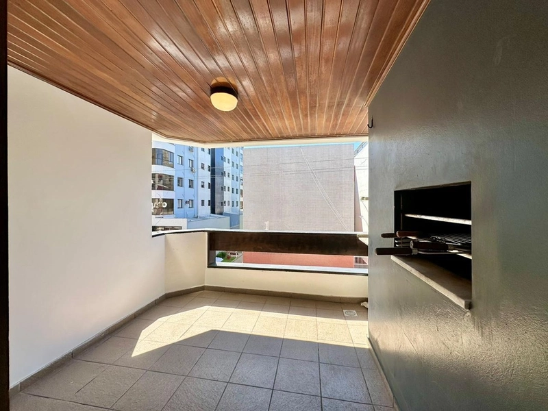 APARTAMENTO A VENDA COM SACADA DE FRENTE NO CENTRO: 5ª foto da galeria de imagens do imóvel
