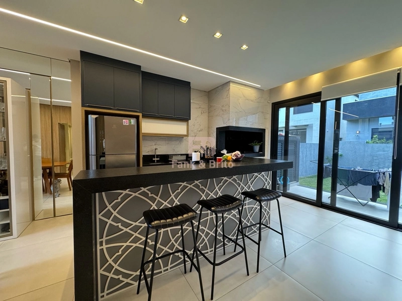 CASA TÉRRA  A VENDA EM CONDOMÍNIO FECHADO: 6ª foto da galeria de imagens do imóvel