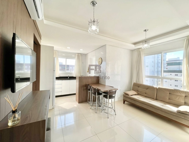 APARTAMENTO A VENDA A DUAS QUADRAS DO MAR: 3ª foto da galeria de imagens do imóvel