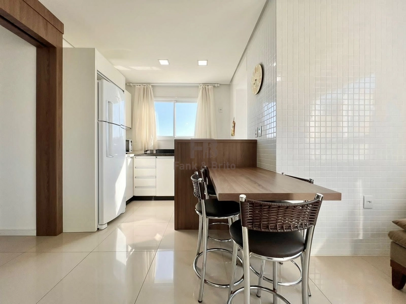 APARTAMENTO A VENDA A DUAS QUADRAS DO MAR: 2ª foto da galeria de imagens do imóvel