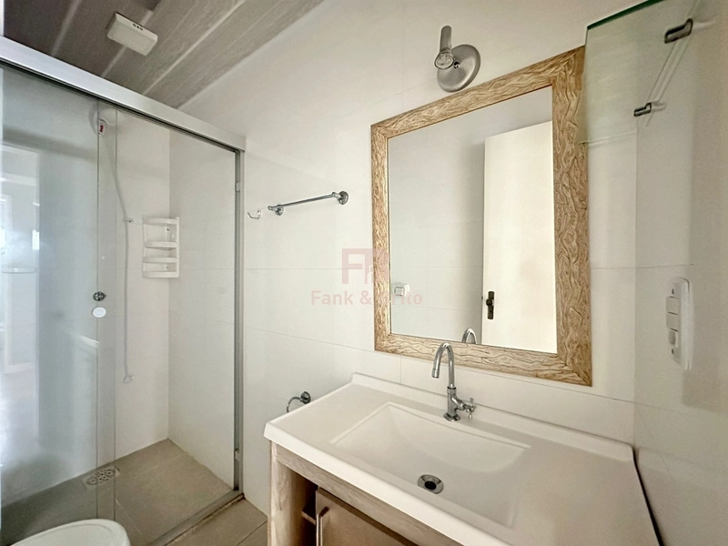 APARTAMENTO DE 2 DORMITÓRIOS A VENDA A POUCOS METROS DO MAR EM CAPÃO: 10ª foto da galeria de imagens do imóvel