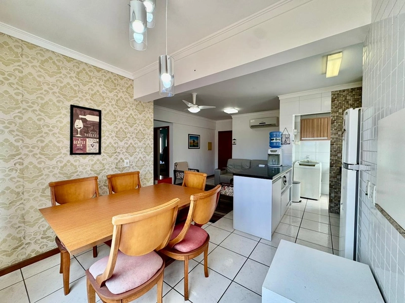 APARTAMENTO AO LADO DA PRAÇA FLAVIO BOIANOVSKI, POUCAS QUADRAS DO MAR!: 6ª foto da galeria de imagens do imóvel