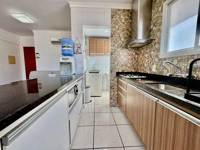 APARTAMENTO AO LADO DA PRAÇA FLAVIO BOIANOVSKI, POUCAS QUADRAS DO MAR!: 7ª foto da galeria de imagens do imóvel