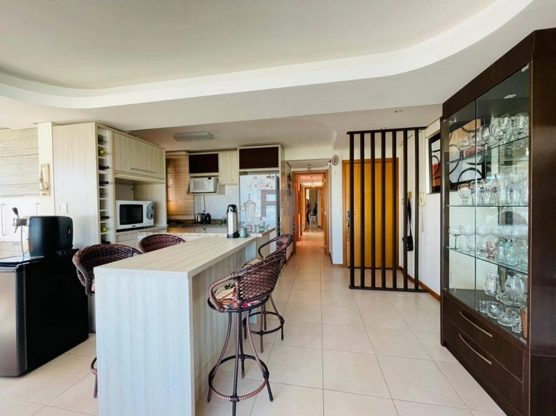 Apartamento com vista para o mar e serra: 3ª foto da galeria de imagens do imóvel