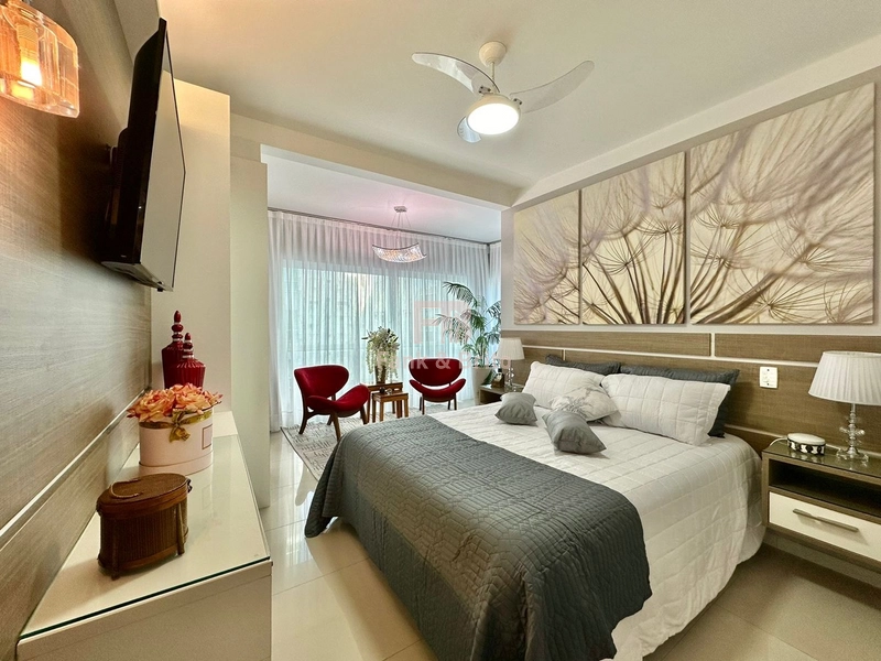 Mobiliado e decorado de frente para praça.: 21ª foto da galeria de imagens do imóvel