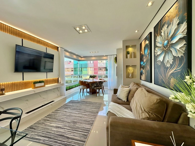 Mobiliado e decorado de frente para praça.: 30ª foto da galeria de imagens do imóvel