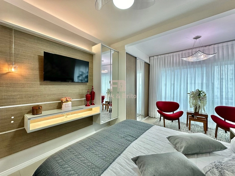 Mobiliado e decorado de frente para praça.: 26ª foto da galeria de imagens do imóvel