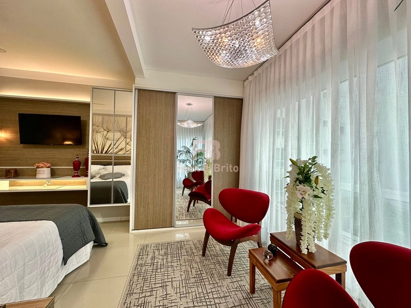 Mobiliado e decorado de frente para praça.: 22ª foto da galeria de imagens do imóvel