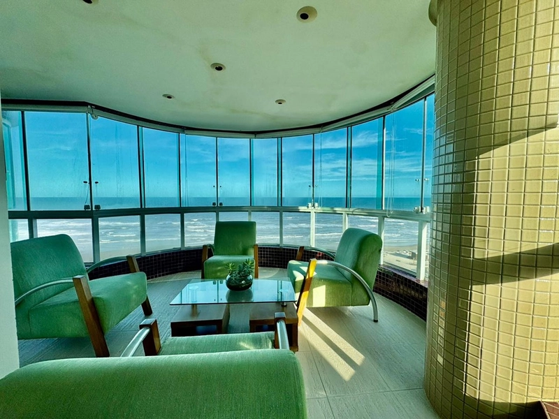 Apartamento com 4 dormitórios na beira mar em Capão da Canoa: 1ª foto da galeria de imagens do imóvel