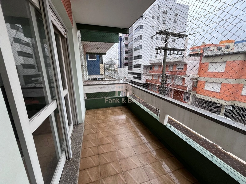 Apartamento de frente, mobiliado, junto a Praça dos Camelôs: 8ª foto da galeria de imagens do imóvel