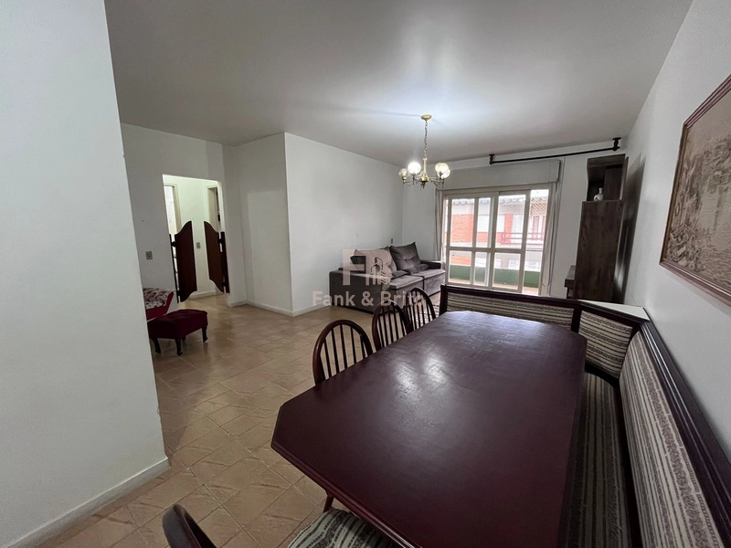 Apartamento de frente, mobiliado, junto a Praça dos Camelôs: 3ª foto da galeria de imagens do imóvel