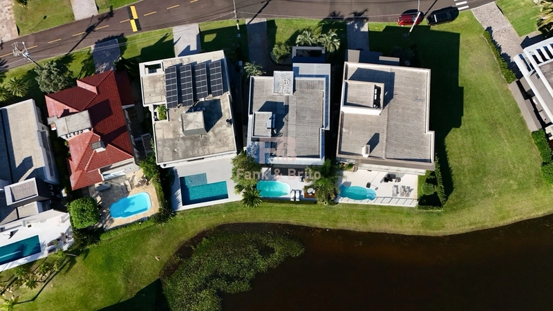 SOBRADO A VENDA NO CONDOMINO FECHADO ENSEADA EM XANGRI-LÁ: 5ª foto da galeria de imagens do imóvel