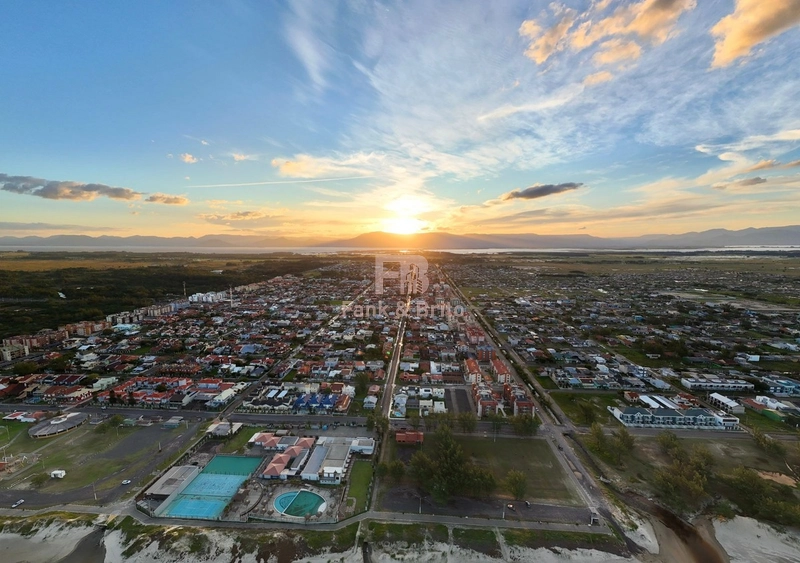 CASA A VENDA EM CAPÃO NOVO: 6ª foto da galeria de imagens do imóvel