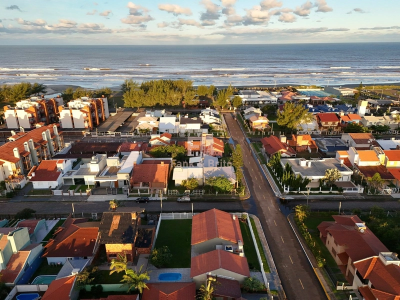 CASA A VENDA EM CAPÃO NOVO: 2ª foto da galeria de imagens do imóvel