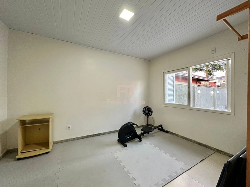 CASA A VENDA EM CAPÃO NOVO: 20ª foto da galeria de imagens do imóvel