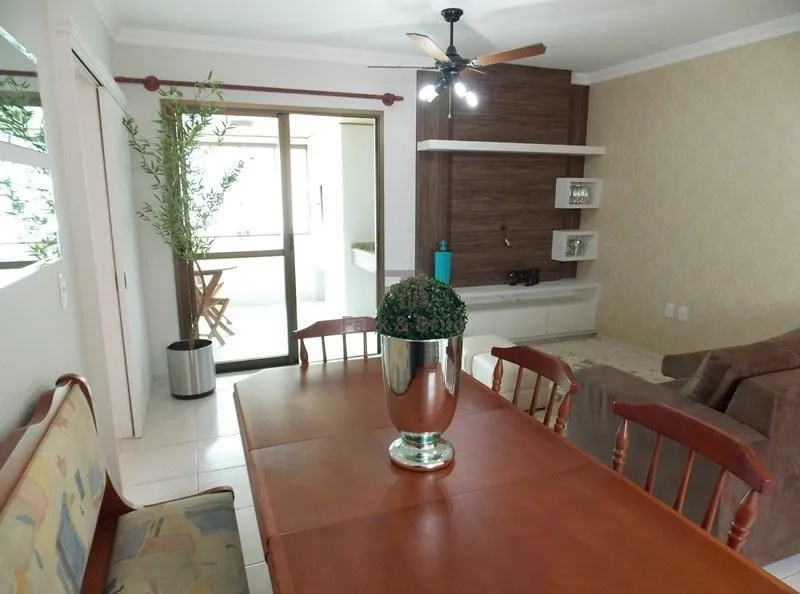 DOIS DORMITÓRIOS MOBILIADO UMA QUADRA DO MAR: 4ª foto da galeria de imagens do imóvel