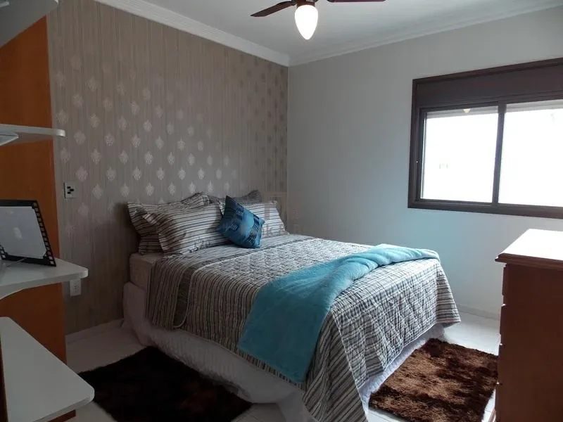 DOIS DORMITÓRIOS MOBILIADO UMA QUADRA DO MAR: 2ª foto da galeria de imagens do imóvel