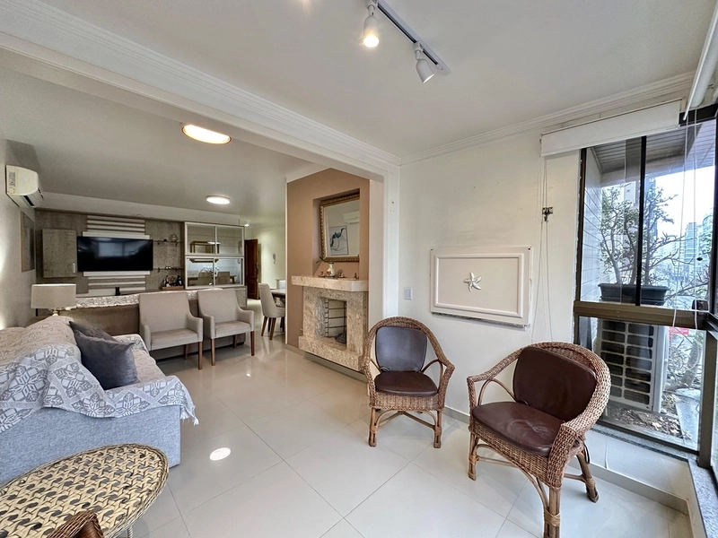 VENDE APARTAMENTO TRÊS DORMITÓRIOS NO CENTRO: 3ª foto da galeria de imagens do imóvel