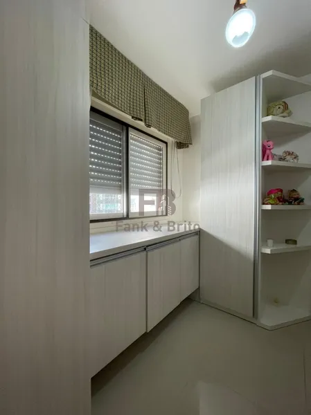VENDE APARTAMENTO TRÊS DORMITÓRIOS NO CENTRO: 2ª foto da galeria de imagens do imóvel