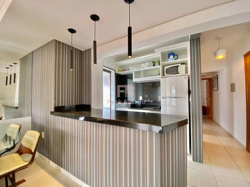 Sacada de frente para Avenida: 4ª foto da galeria de imagens do imóvel