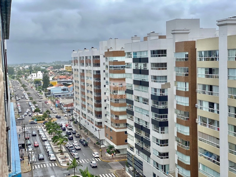 Sacada de frente para Avenida: 15ª foto da galeria de imagens do imóvel