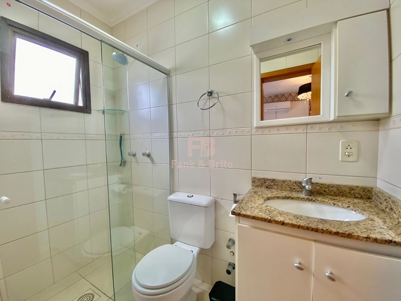 Sacada de frente para Avenida: 10ª foto da galeria de imagens do imóvel