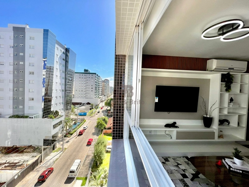 APARTAMENTO A VENDA A DUAS QUADRAS DO MAR: 1ª foto da galeria de imagens do imóvel