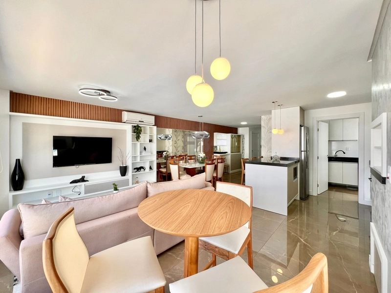 APARTAMENTO A VENDA A DUAS QUADRAS DO MAR: 3ª foto da galeria de imagens do imóvel