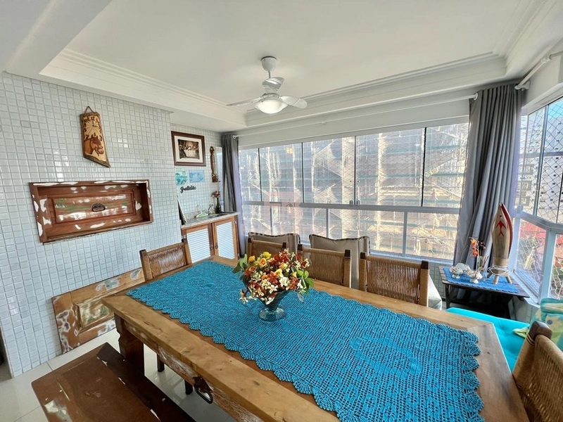 Sacada de frente com vista mar: 7ª foto da galeria de imagens do imóvel