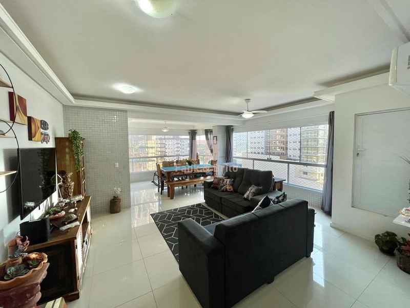 Sacada de frente com vista mar: 26ª foto da galeria de imagens do imóvel